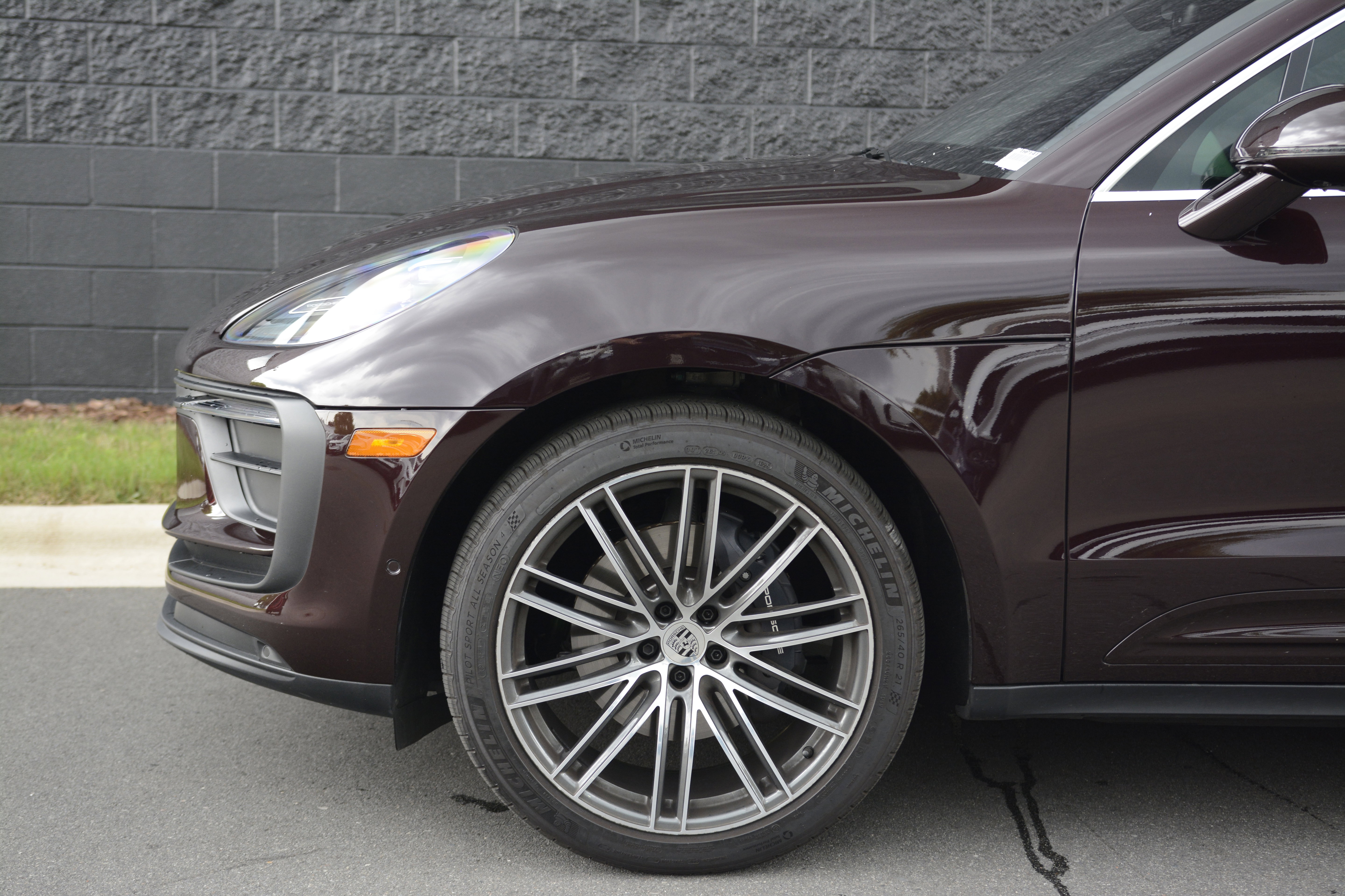 Certified 2026 Porsche Macan AWD/4WD image 38