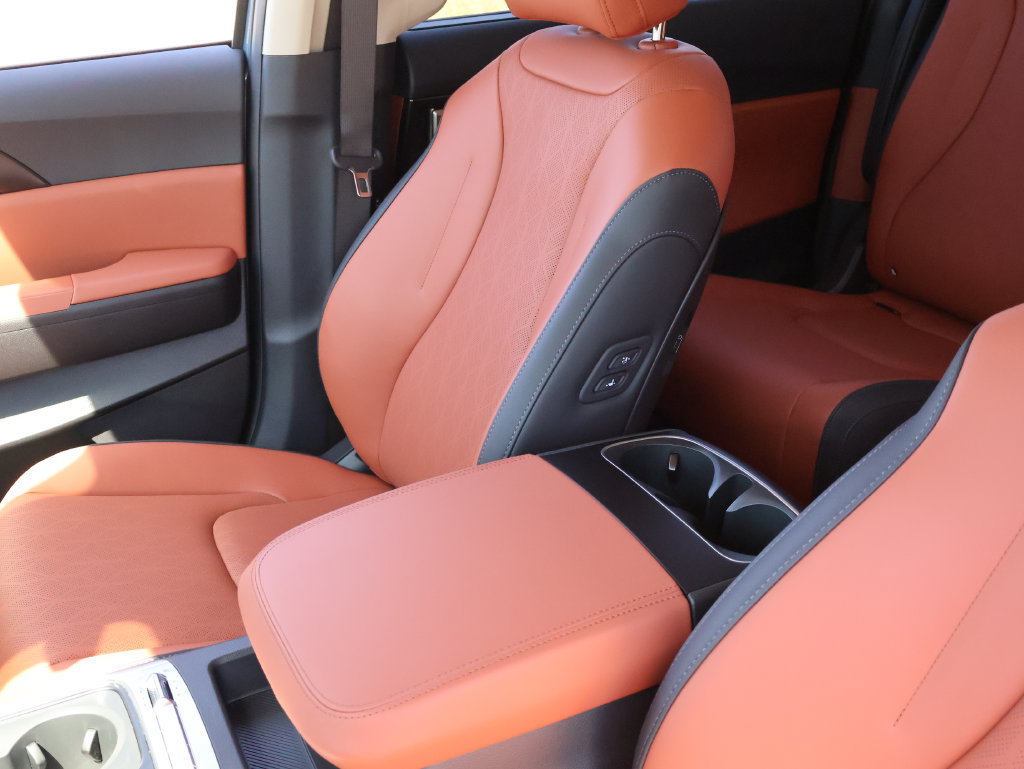 New 2027 Kia Carnival SX w/ Dark Edition Package FWD image 28