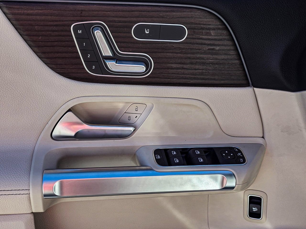 New 2026 Mercedes-Benz GLB 250 4MATIC image 12