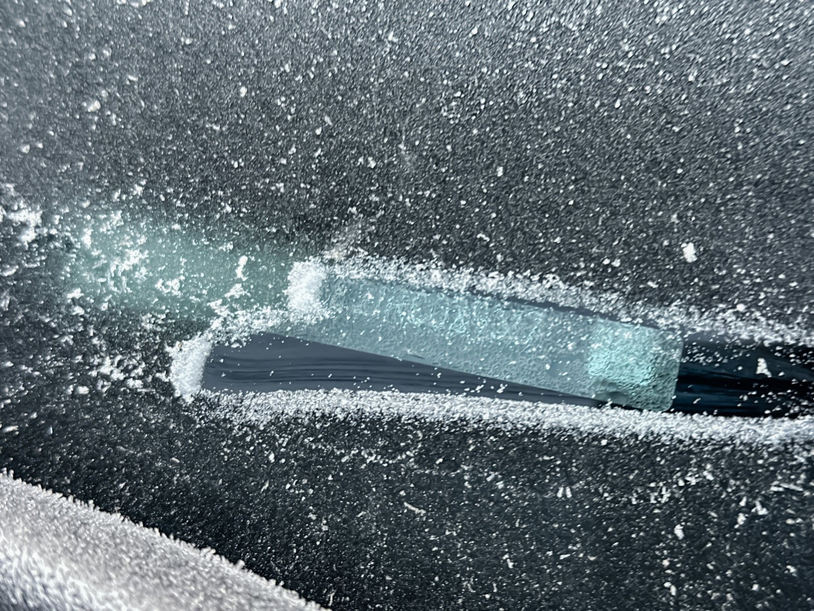 Used 2024 Chevrolet Trax RS w/ Sunroof Package image 3