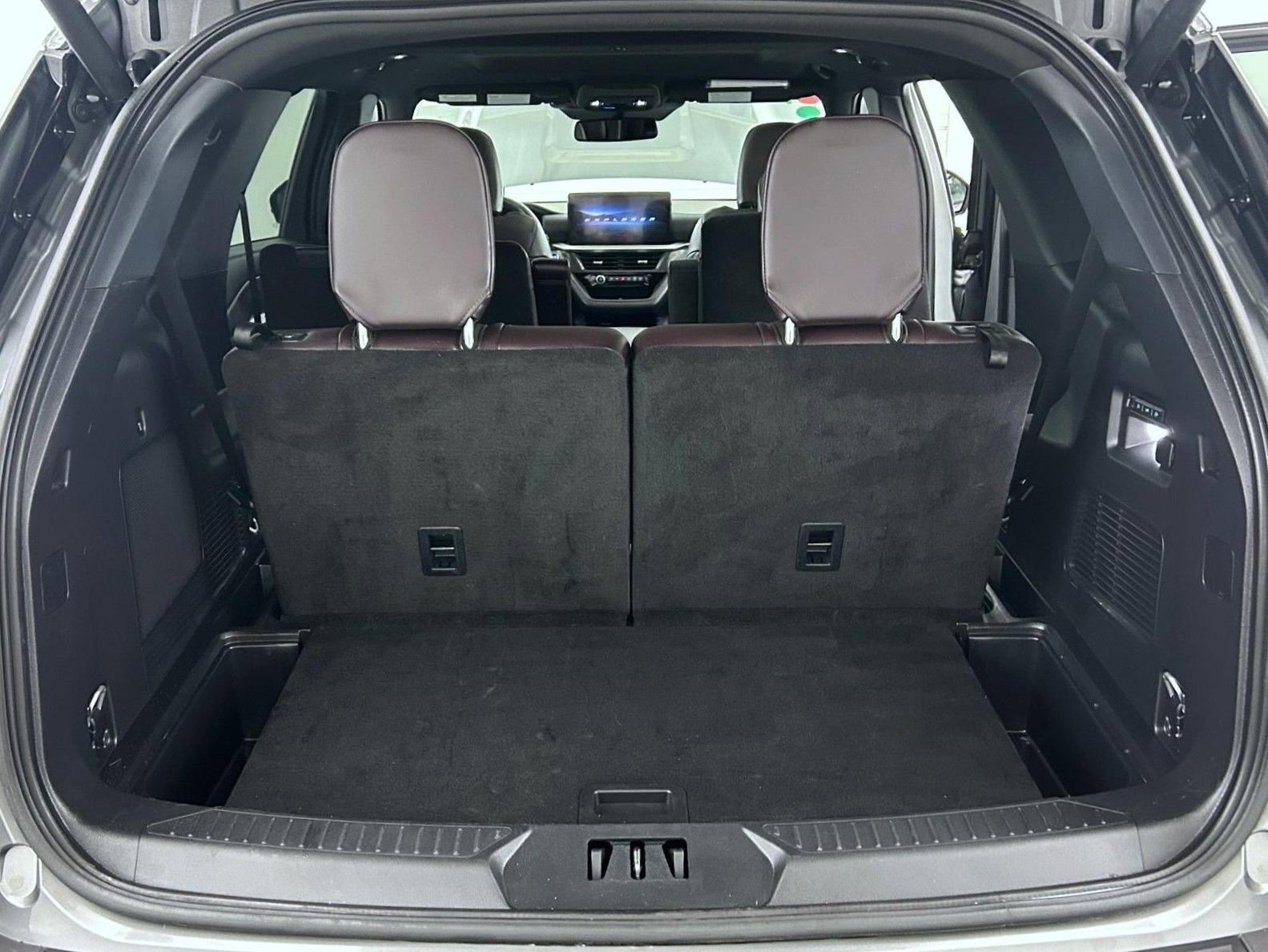 Used 2025 Ford Explorer Platinum w/ LUX Leather Package image 23