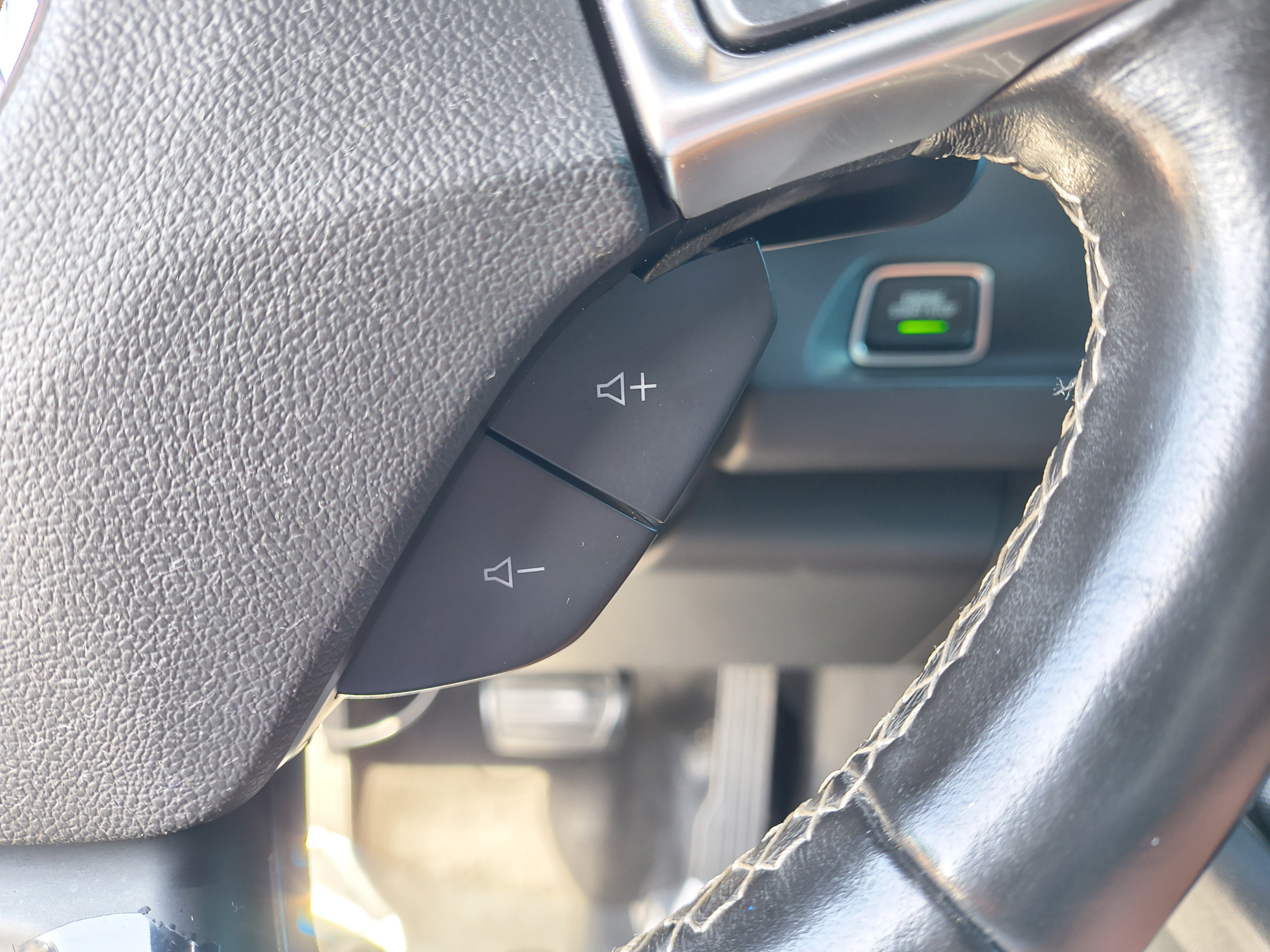 Used 2018 Chevrolet Camaro LT RWD image 26
