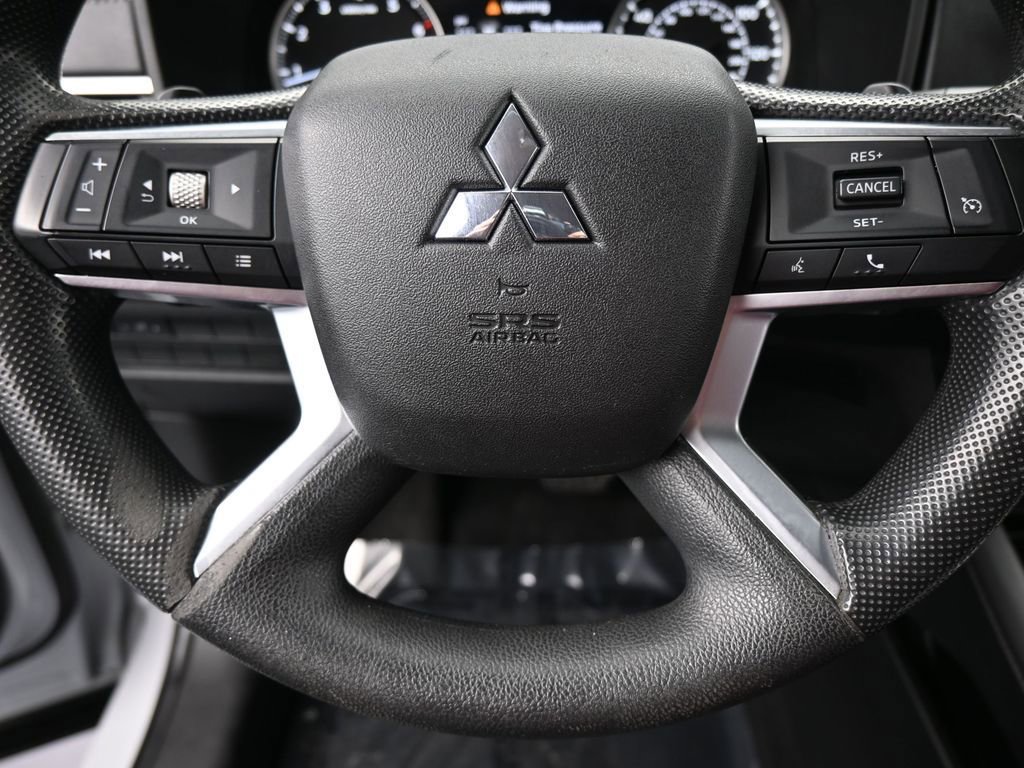 Used 2022 Mitsubishi Outlander ES image 31