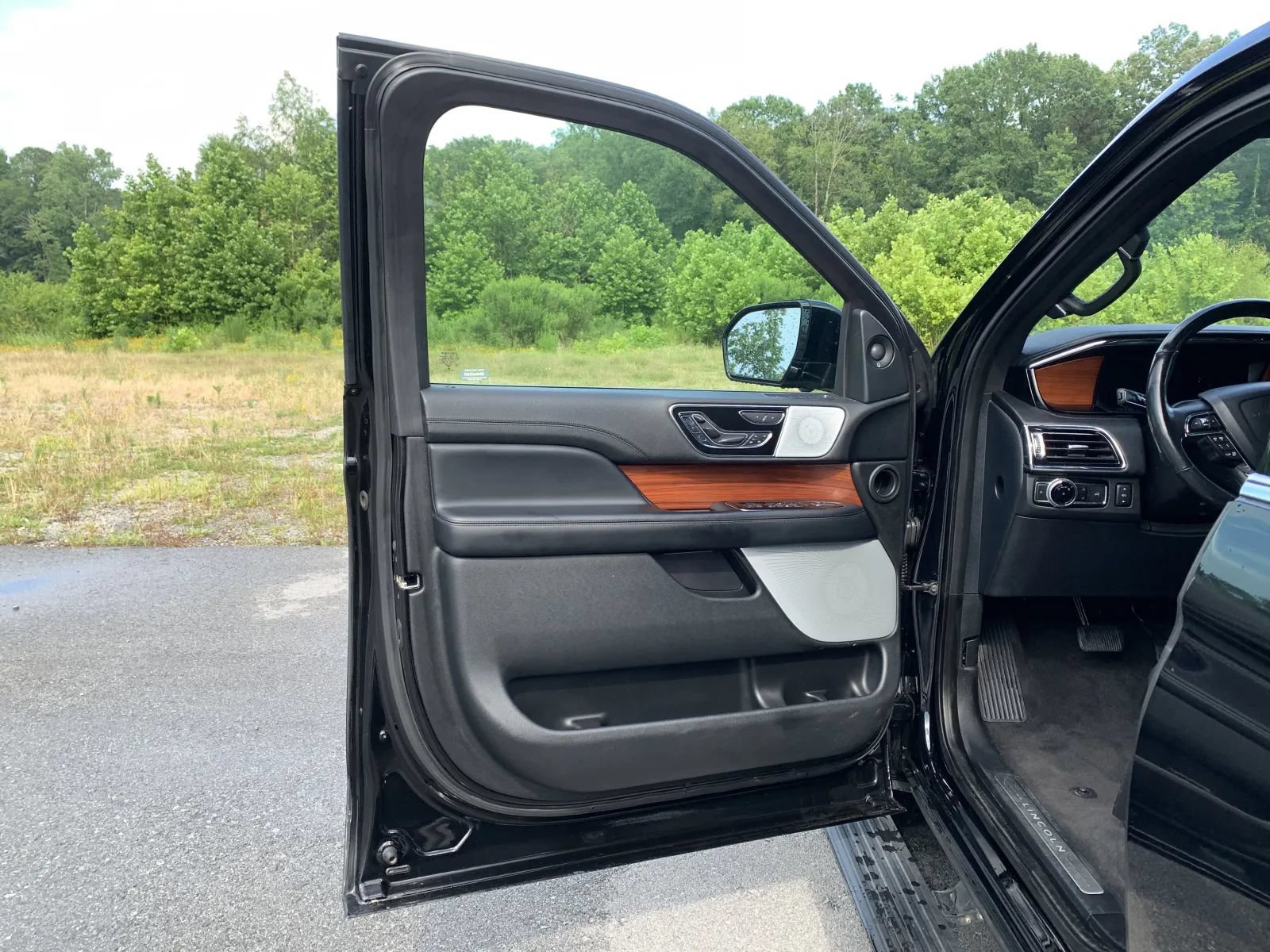 Used 2018 Lincoln Navigator L Reserve w/ Technology Package AWD/4WD image 17