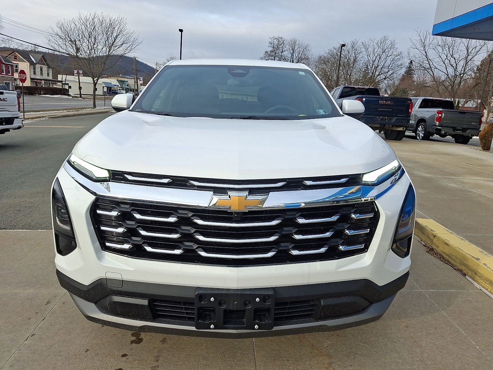 New 2026 Chevrolet Equinox LT w/ Convenience Package II image 2
