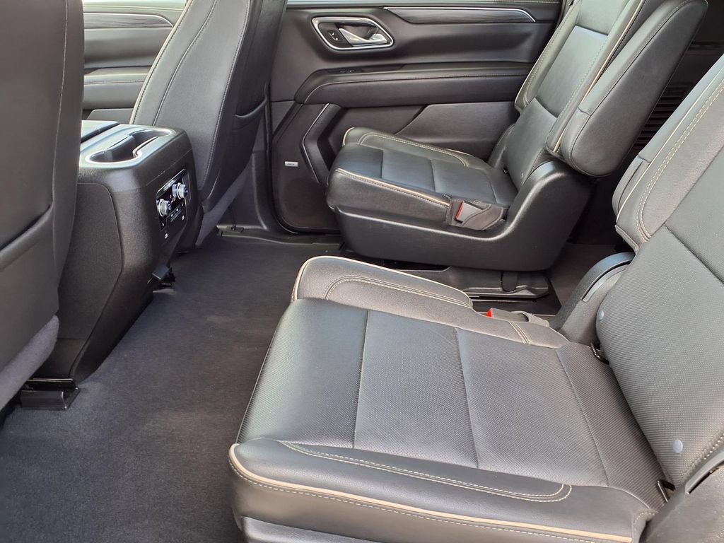 Used 2024 GMC Yukon XL SLT w/ SLT Luxury Package RWD image 11