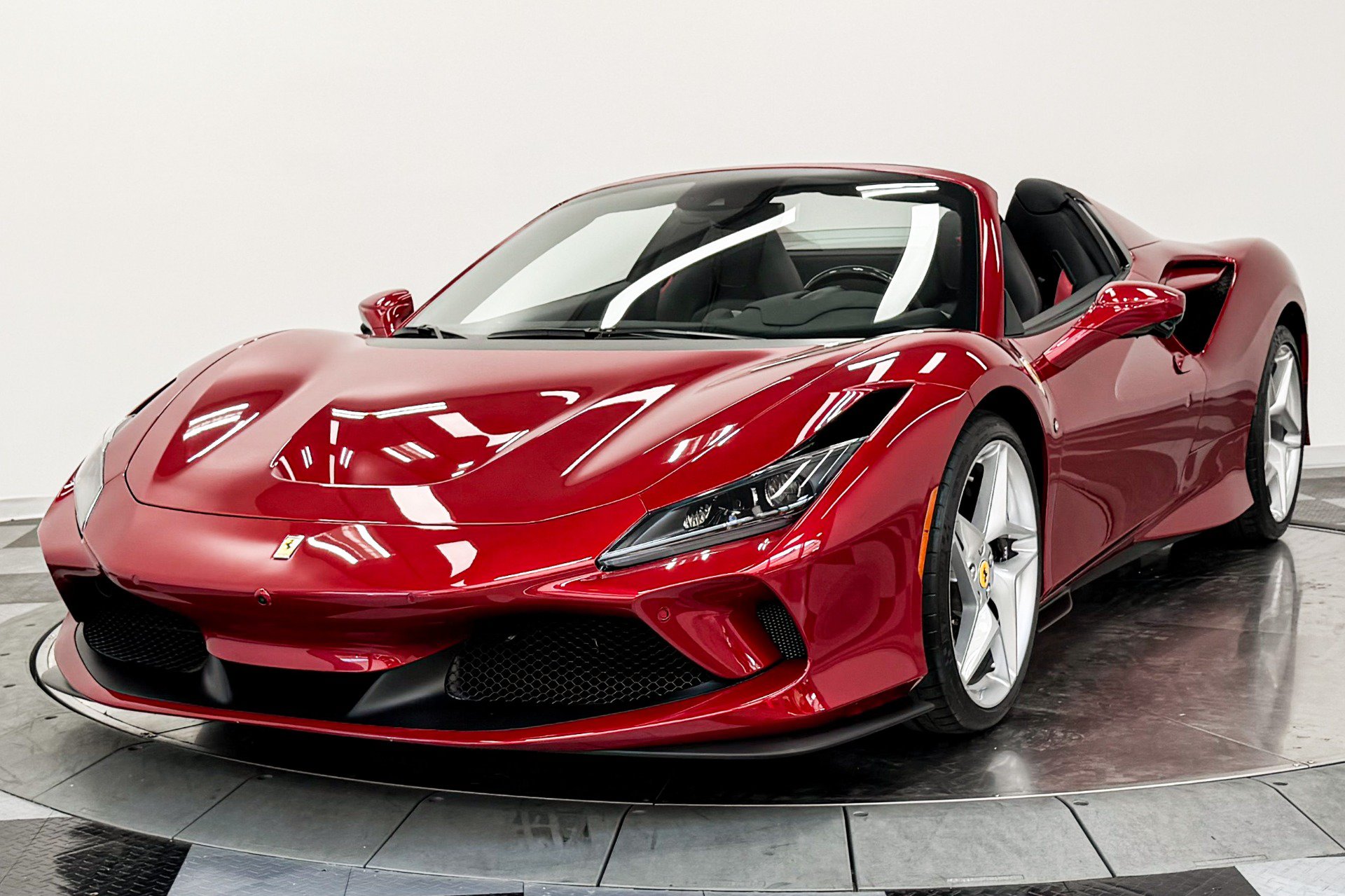Used 2023 Ferrari F8 Tributo RWD image 5