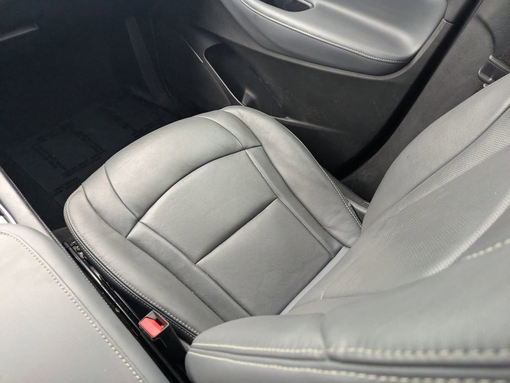 Used 2020 Buick Enclave Essence w/ Sport Touring Edition image 18