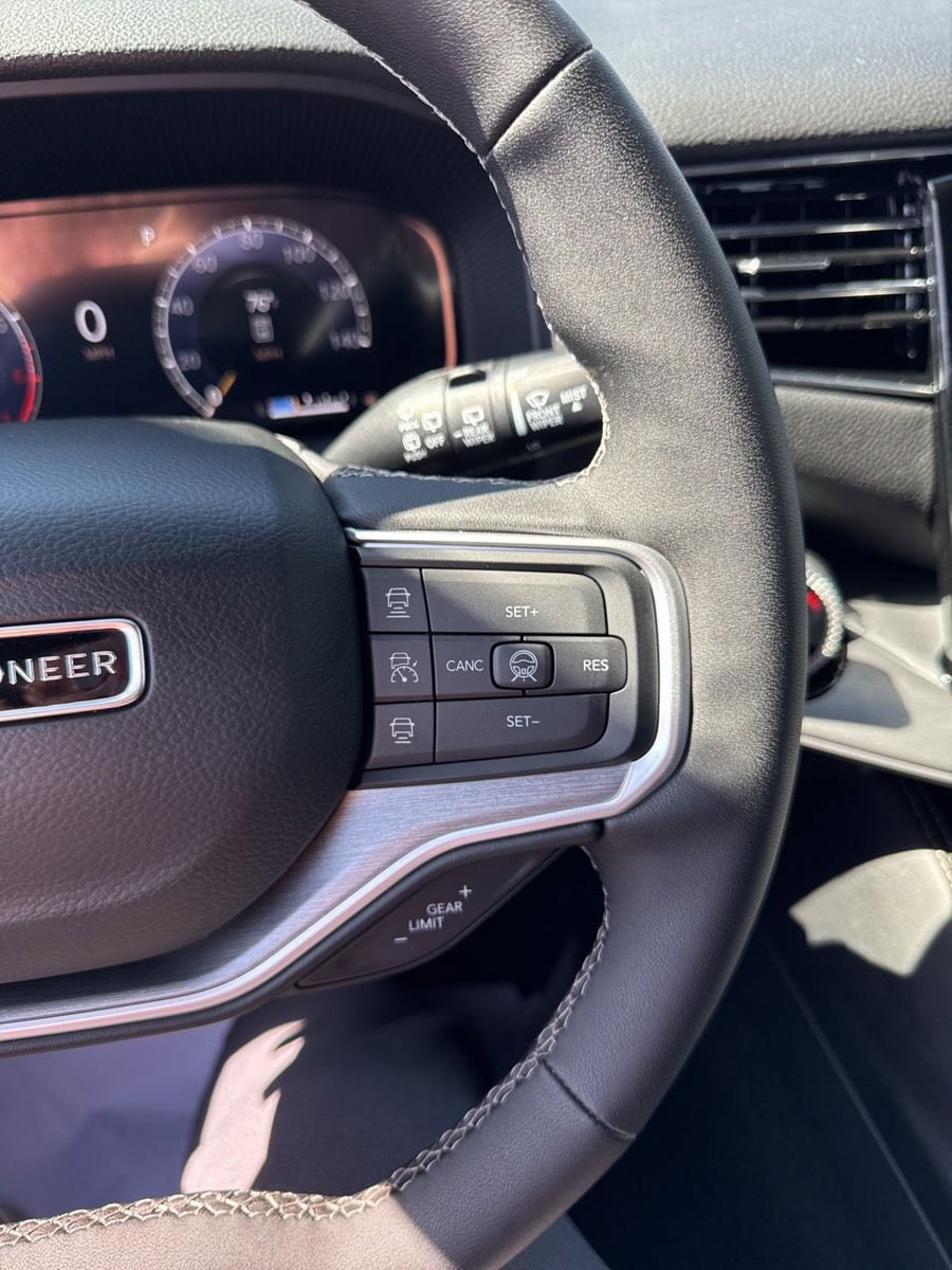 New 2026 Jeep Grand Wagoneer Limited AWD/4WD image 25
