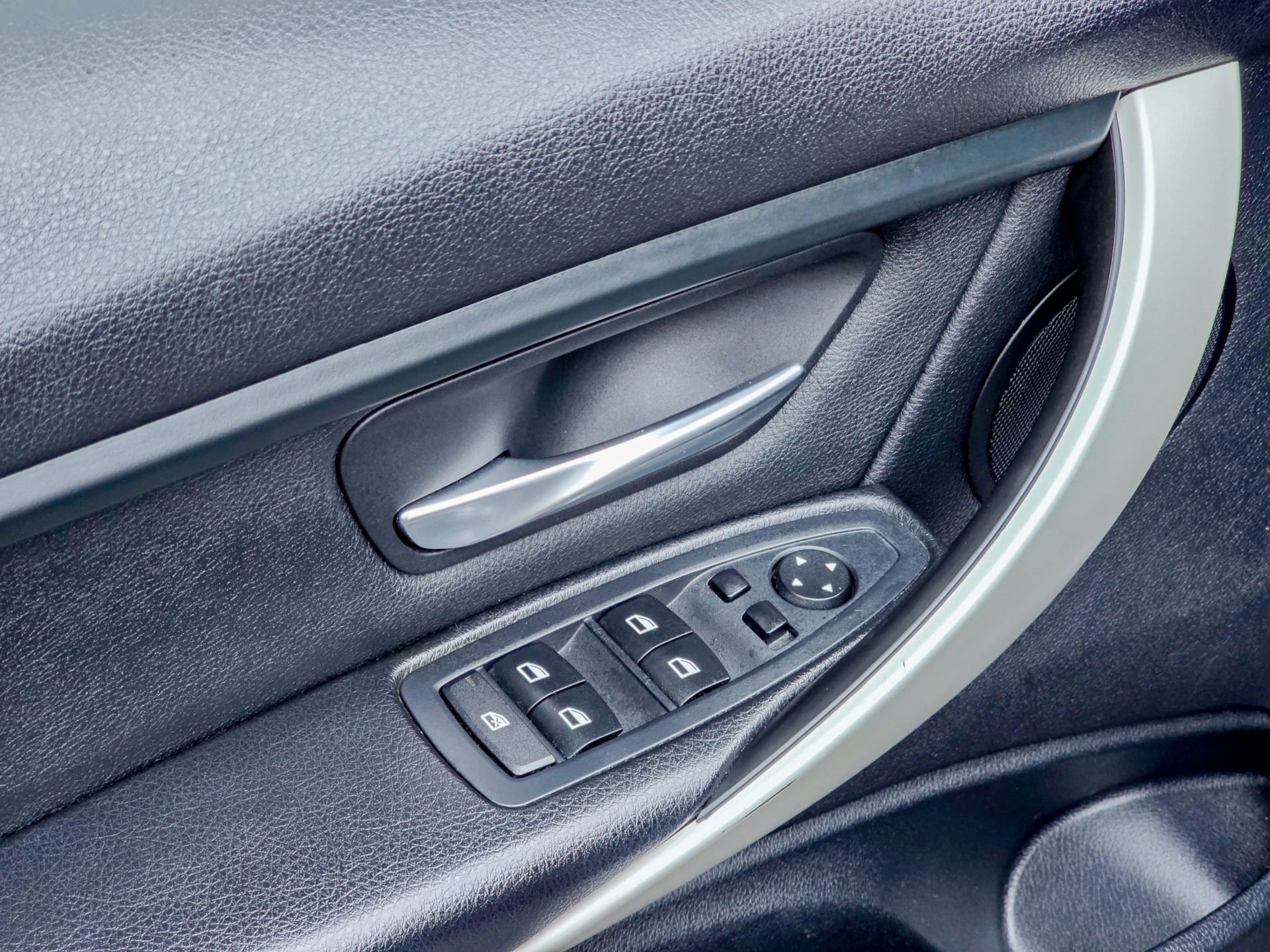 Used 2014 BMW 320i xDrive Sedan image 17