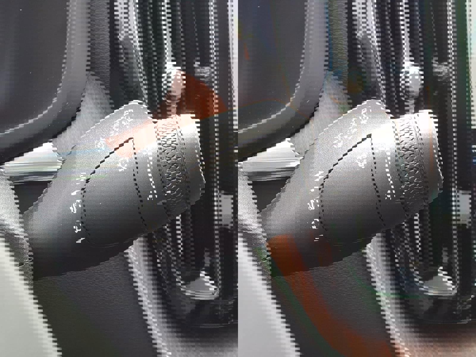 Certified 2023 Volvo XC60 B5 Plus w/ Climate Package AWD/4WD image 27