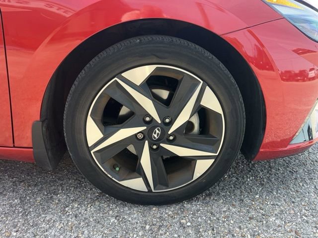 Used 2022 Hyundai Elantra Limited FWD image 5