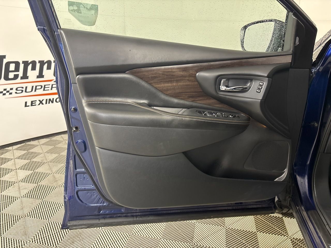 Used 2023 Nissan Murano Platinum w/ Cargo Package image 7