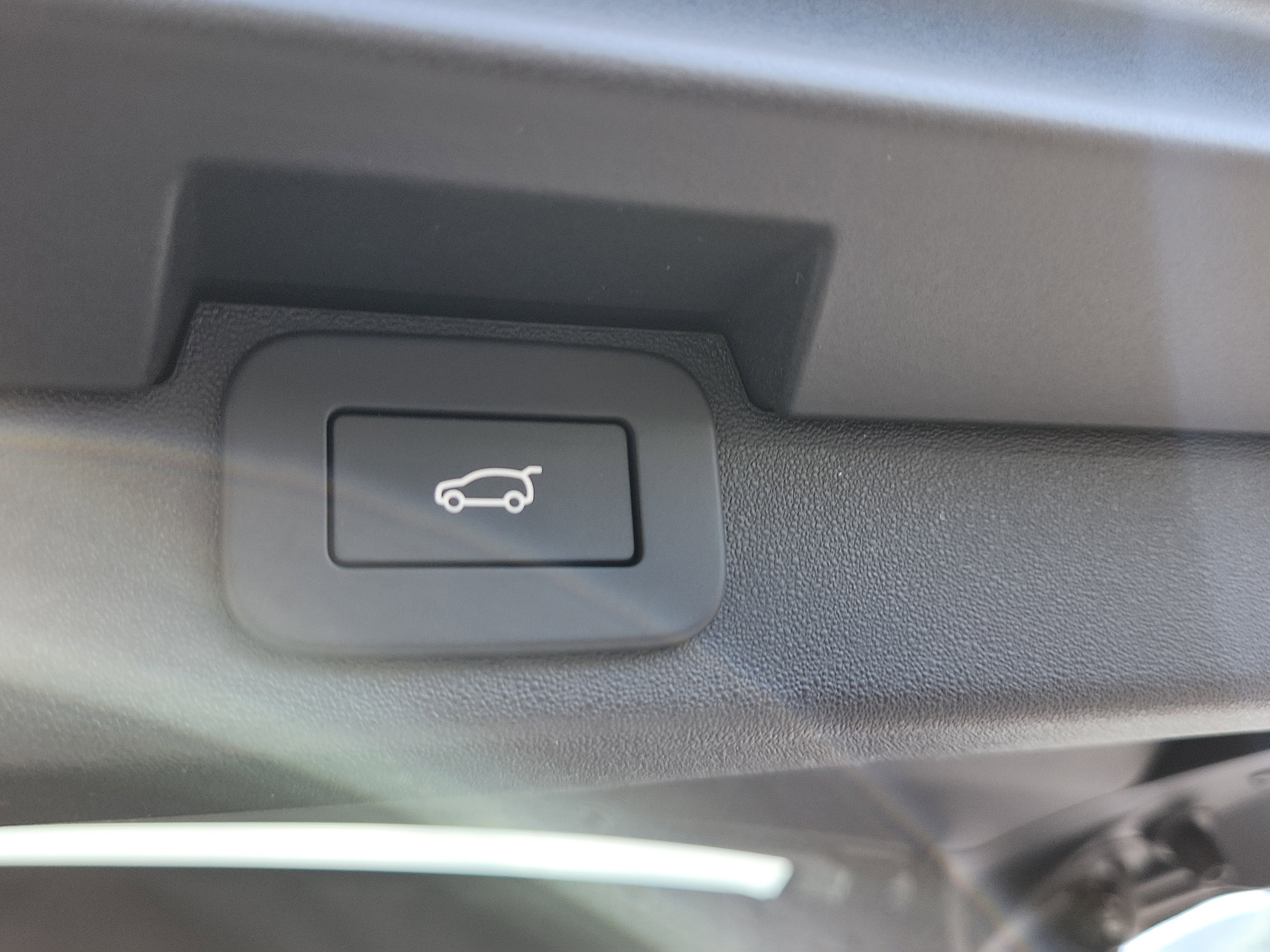 New 2025 Land Rover Discovery Metropolitan Edition image 15