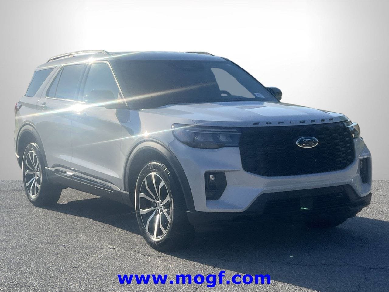 Certified 2026 Ford Explorer ST-Line AWD/4WD image 4