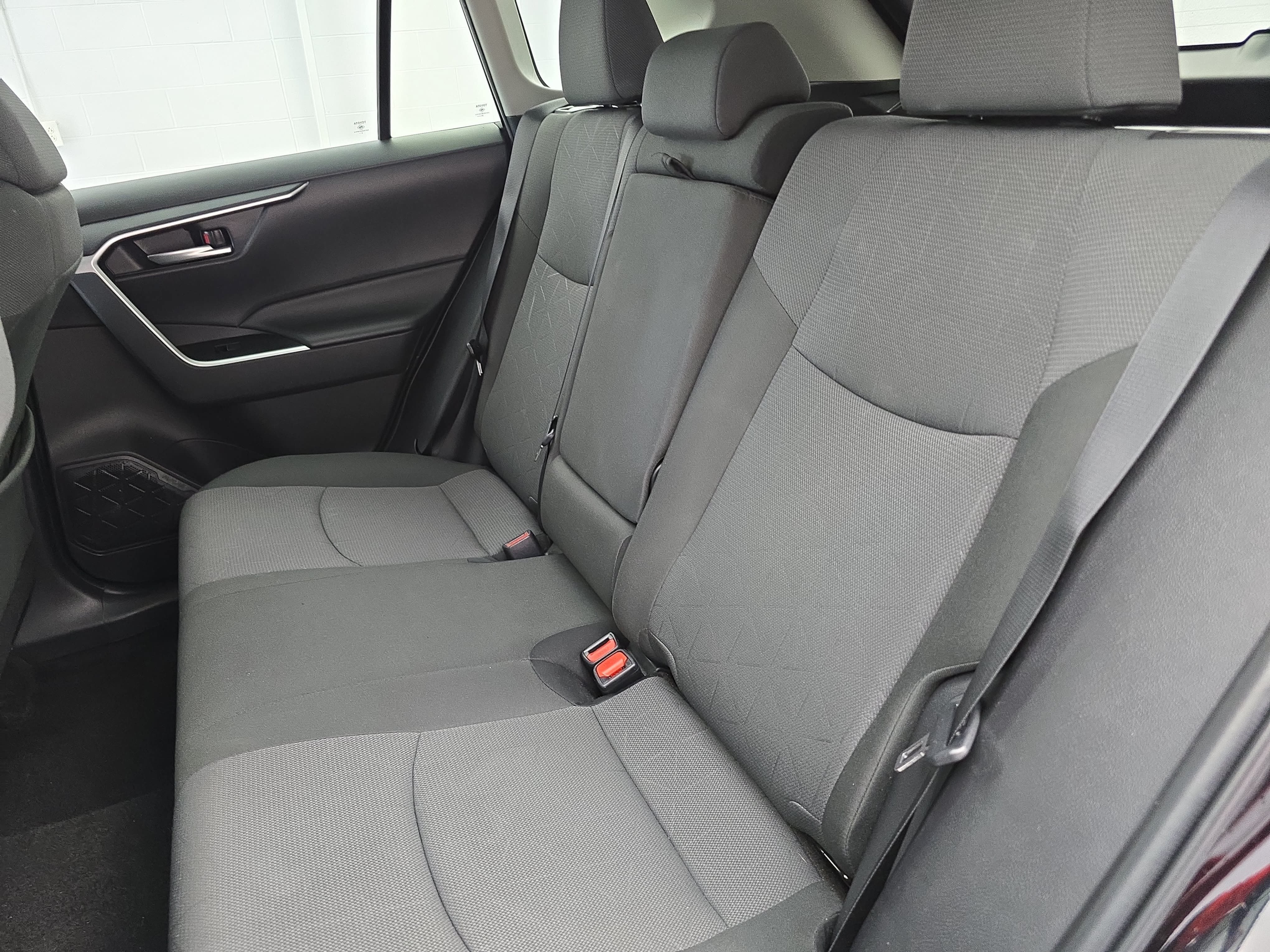 Used 2025 Toyota RAV4 XLE FWD image 13