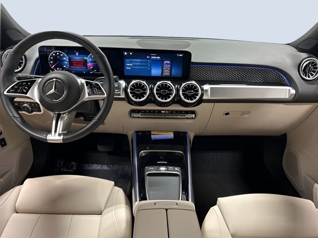 Used 2025 Mercedes-Benz GLB 250 4MATIC image 13