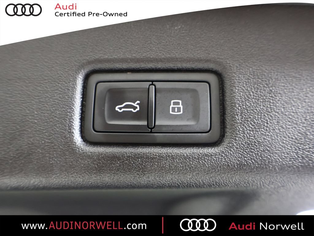 Certified 2025 Audi Q5 Premium w/ Convenience Package AWD/4WD image 17