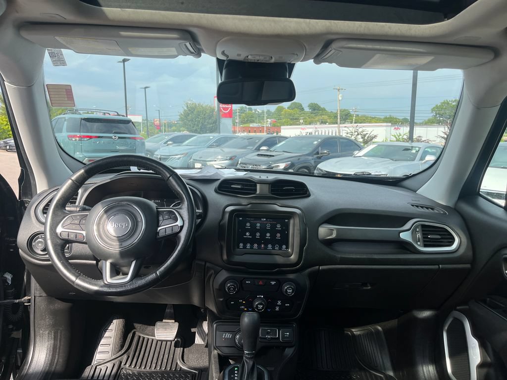 Used 2019 Jeep Renegade Latitude w/ Cold Weather Group AWD/4WD image 21