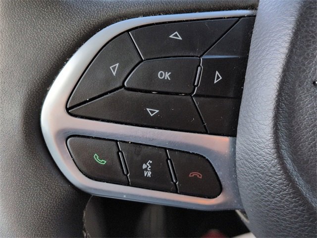 Used 2024 Chrysler Pacifica Touring-L image 19