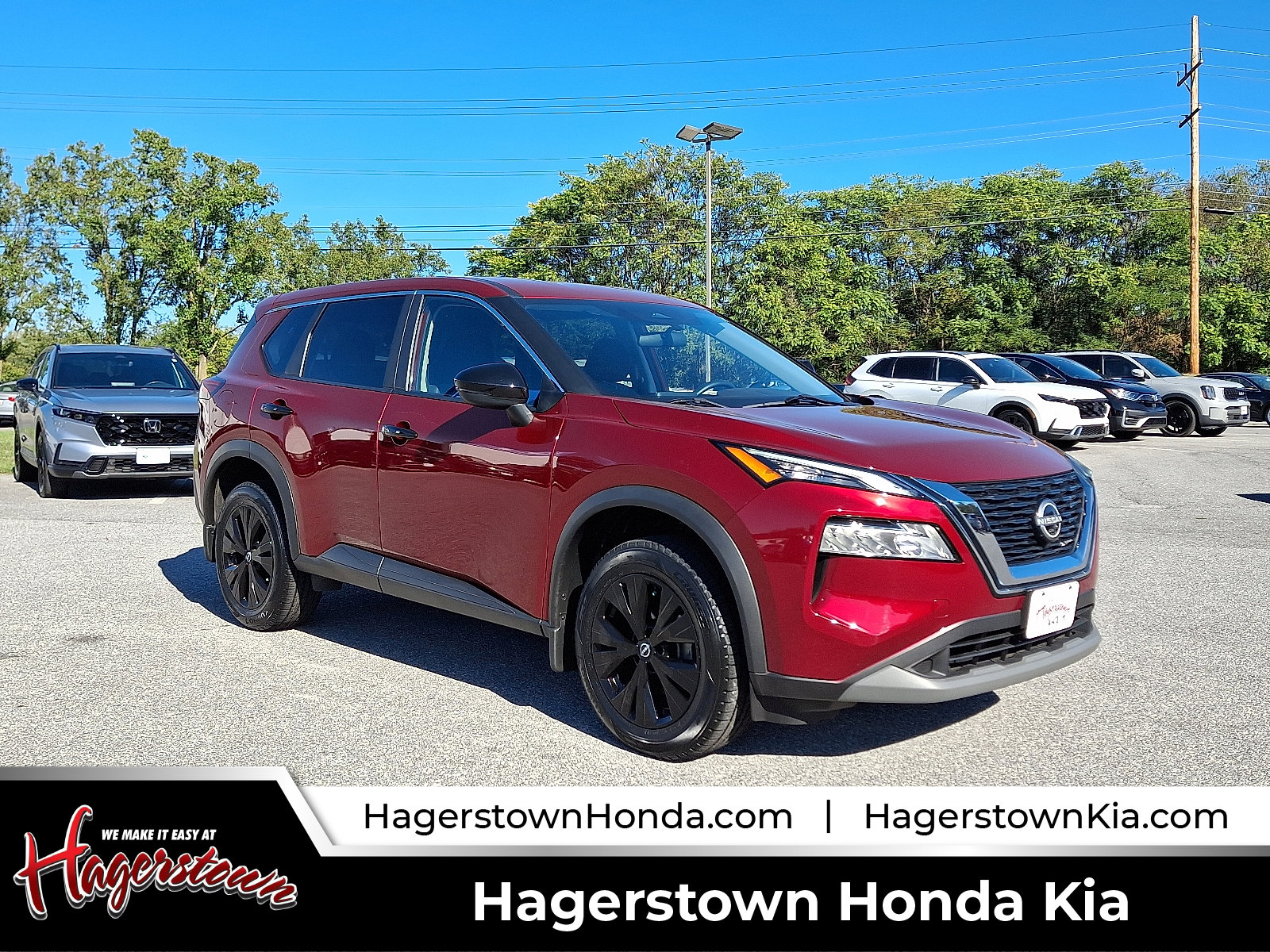 Used 2022 Nissan Rogue SV image 1