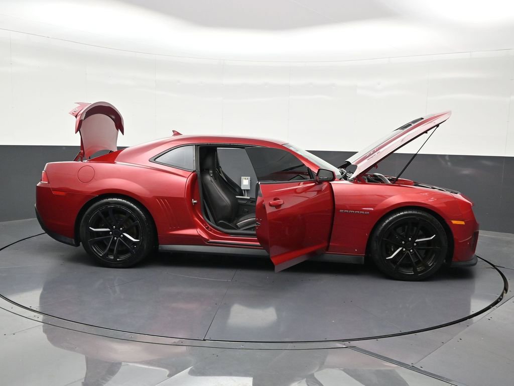 Used 2014 Chevrolet Camaro ZL1 RWD image 31