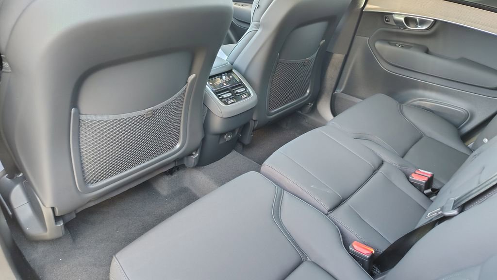 New 2026 Volvo XC90 B6 Plus image 28