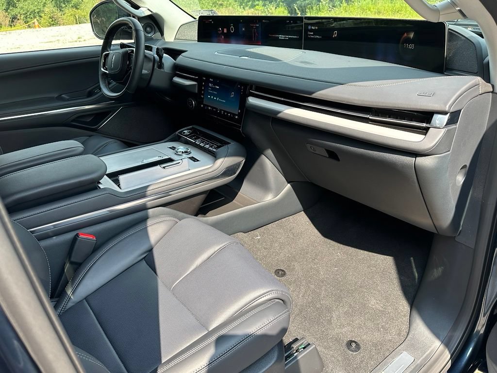 New 2027 Lincoln Navigator Reserve AWD/4WD image 23