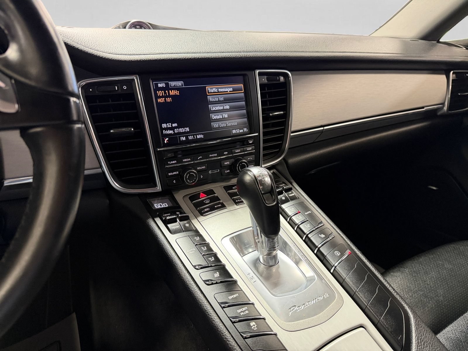 Used 2014 Porsche Panamera 4 w/ Premium Package AWD/4WD image 28