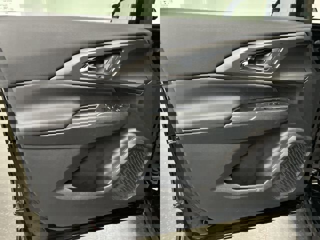 New 2026 Chevrolet Equinox EV LT image 21