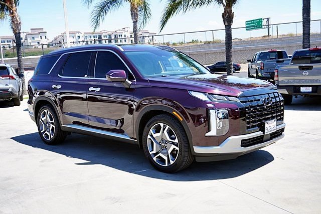 Used 2024 Hyundai Palisade SEL FWD image 2