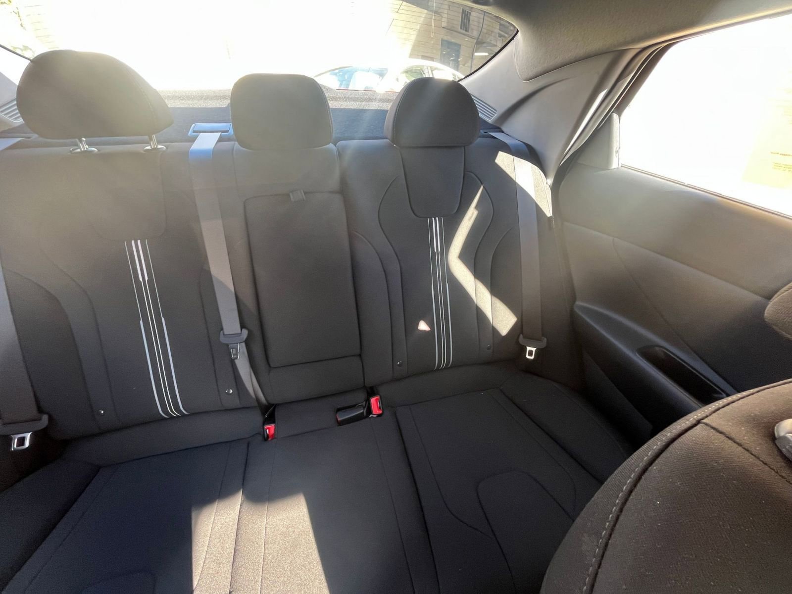 Used 2025 Hyundai Elantra SEL image 33