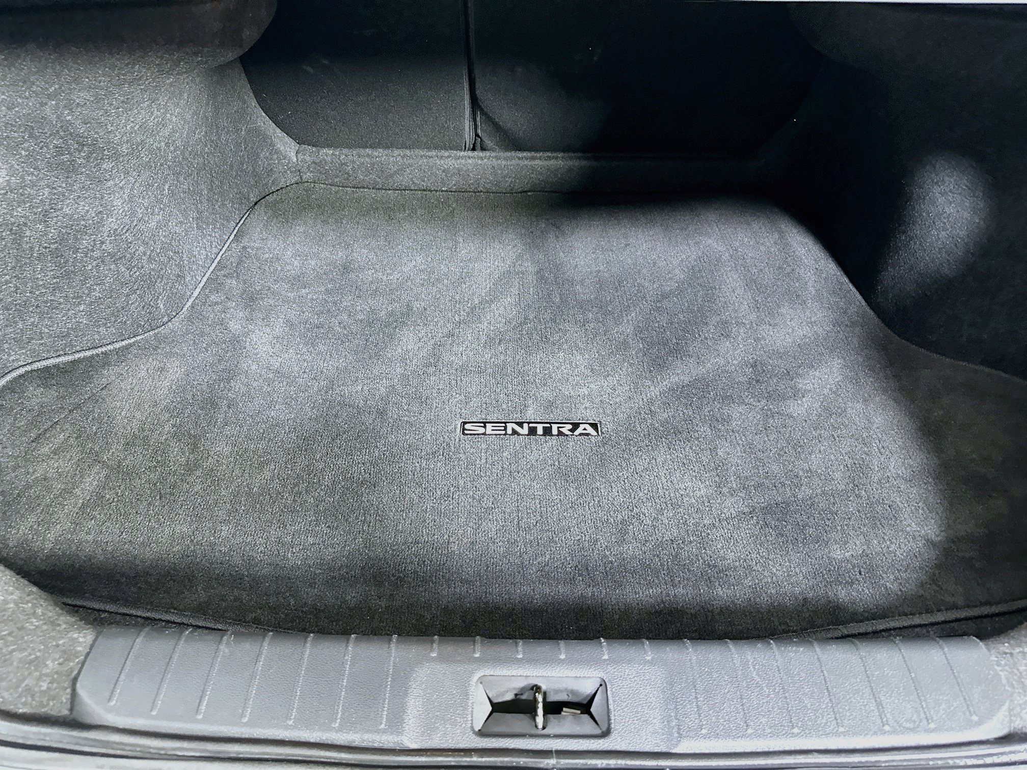 Used 2025 Nissan Sentra SR FWD image 26