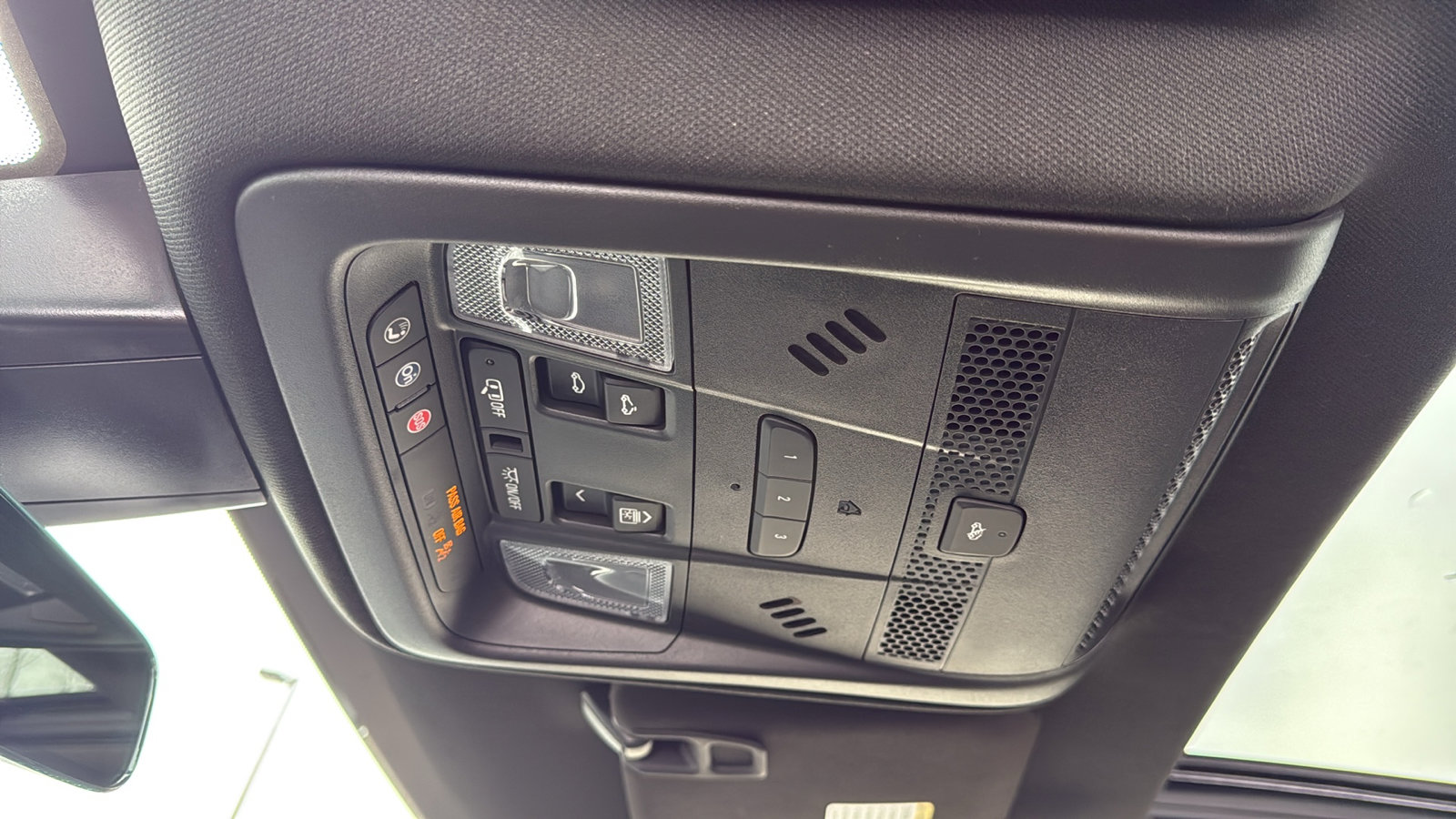 Certified 2025 Cadillac XT5 Premium Luxury image 29