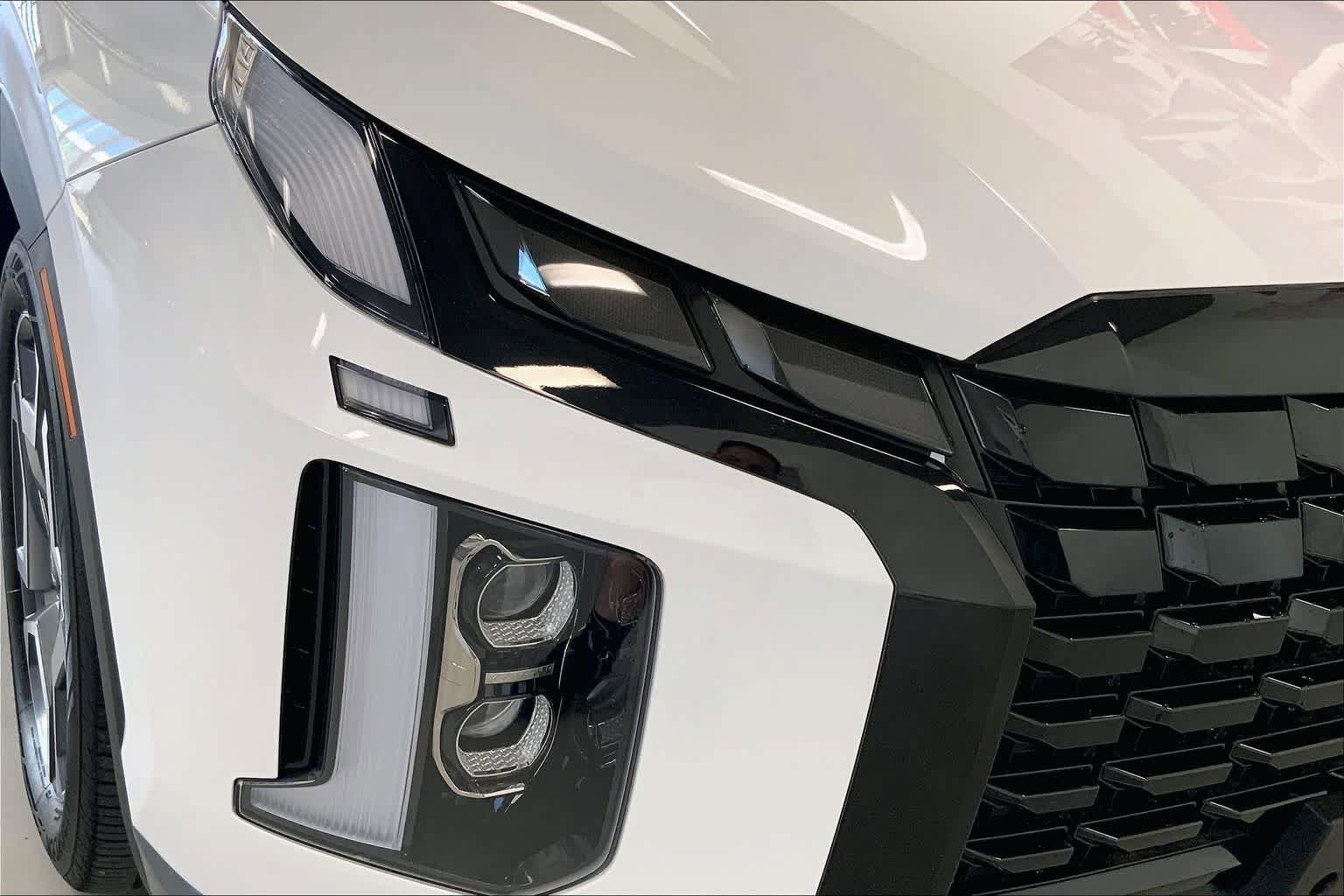 Used 2024 Hyundai Palisade Limited AWD/4WD image 28