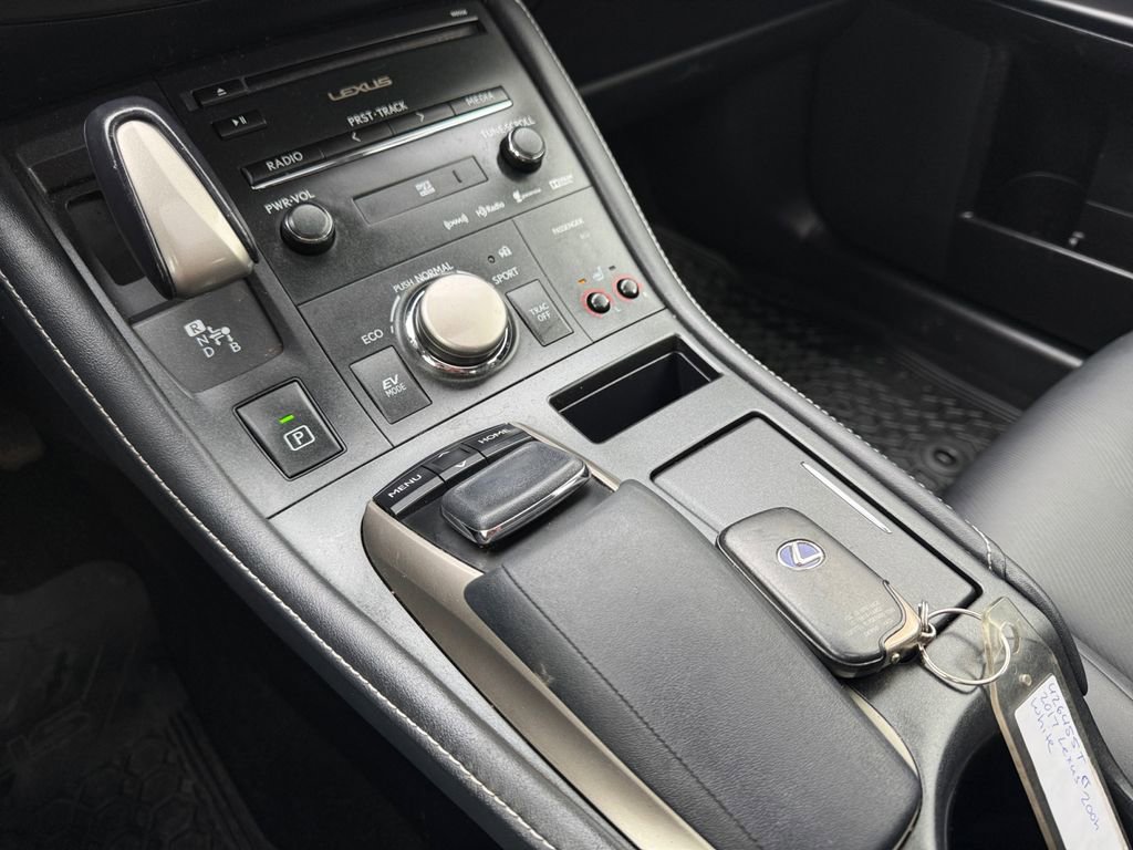 Used 2017 Lexus CT 200h w/ Navigation System Package image 31