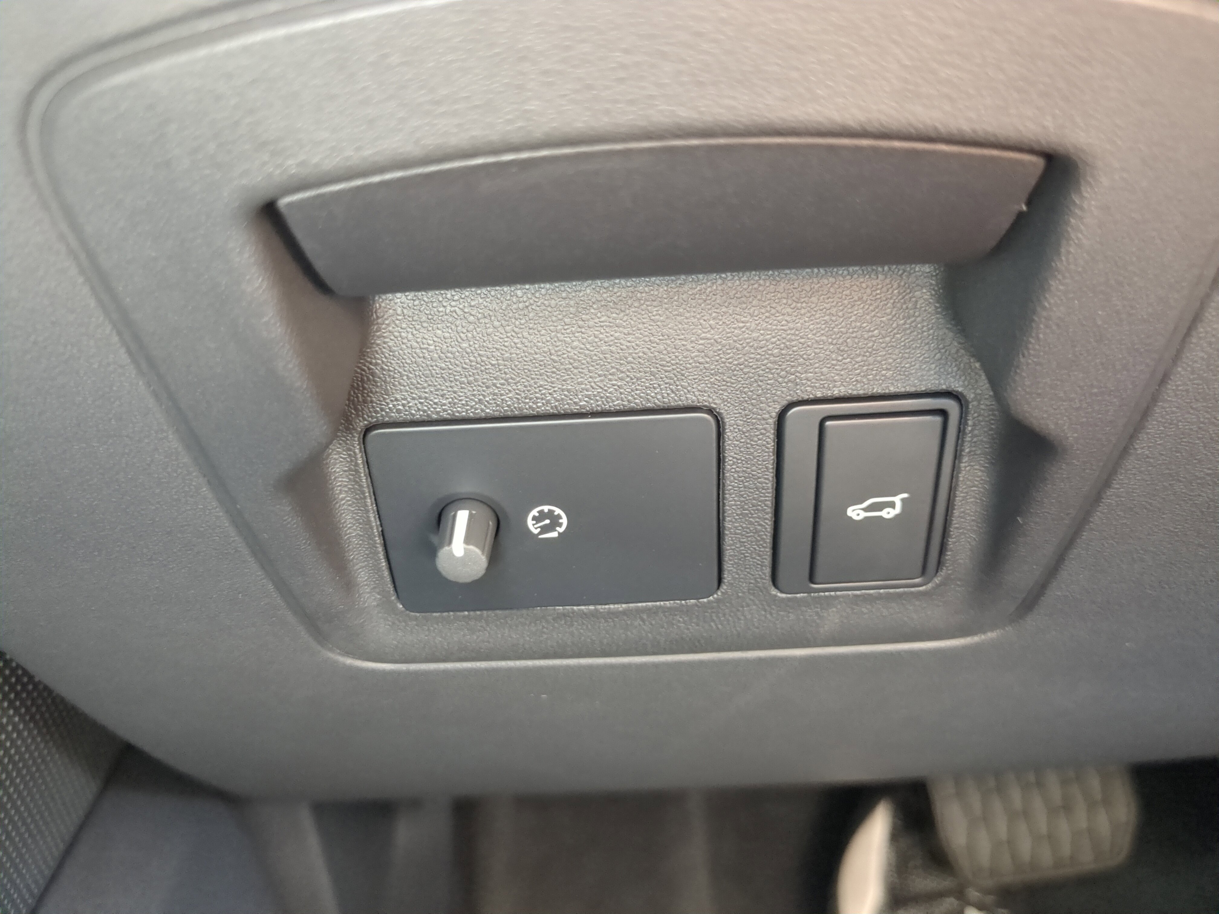 New 2026 Land Rover Range Rover Velar S image 26