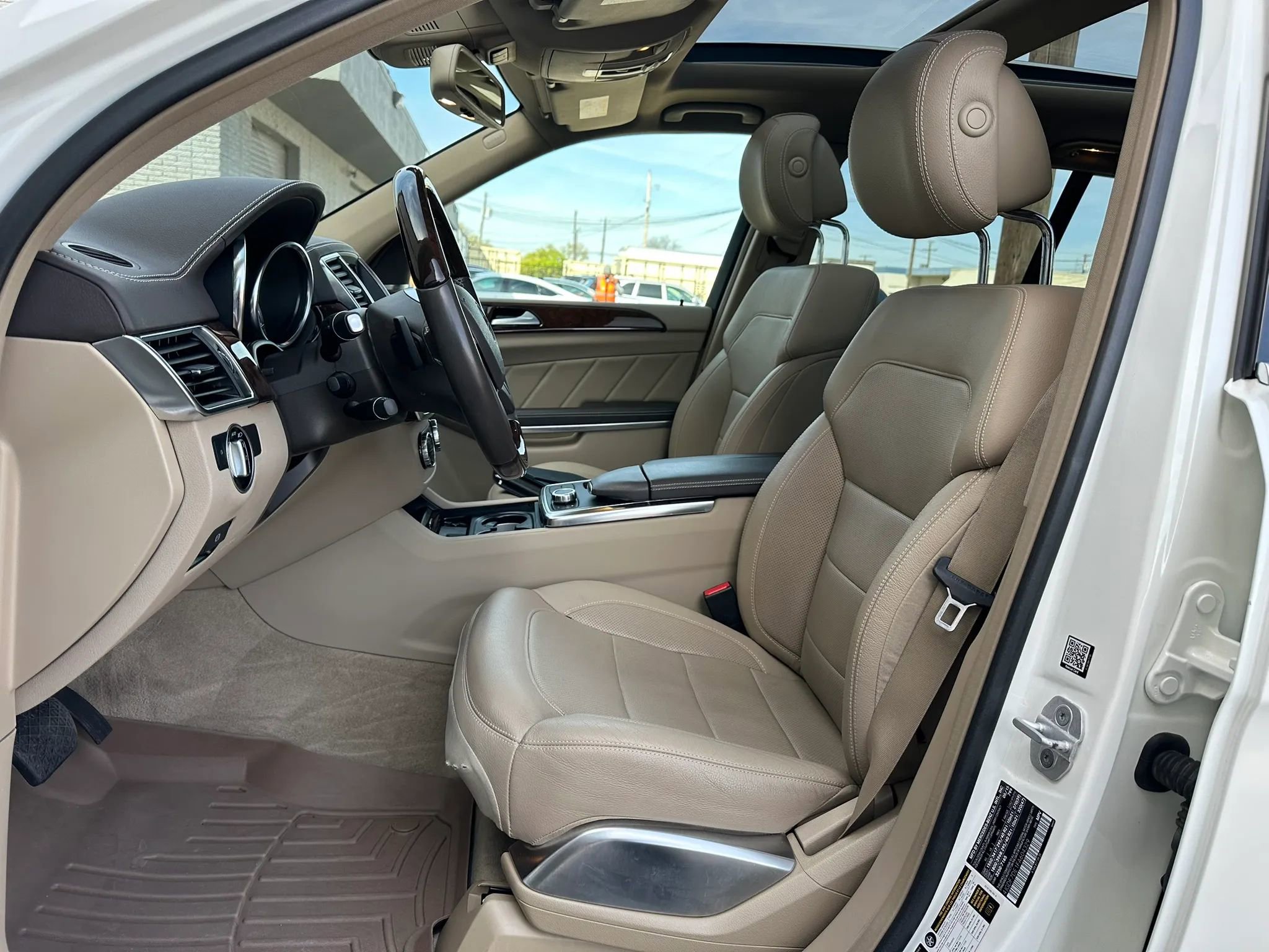 Used 2015 Mercedes-Benz GL 550 4MATIC image 15