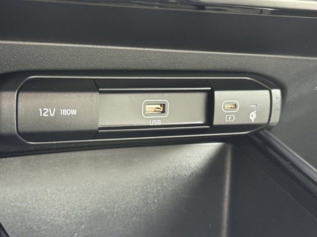 Used 2023 Kia Niro EX Touring image 29