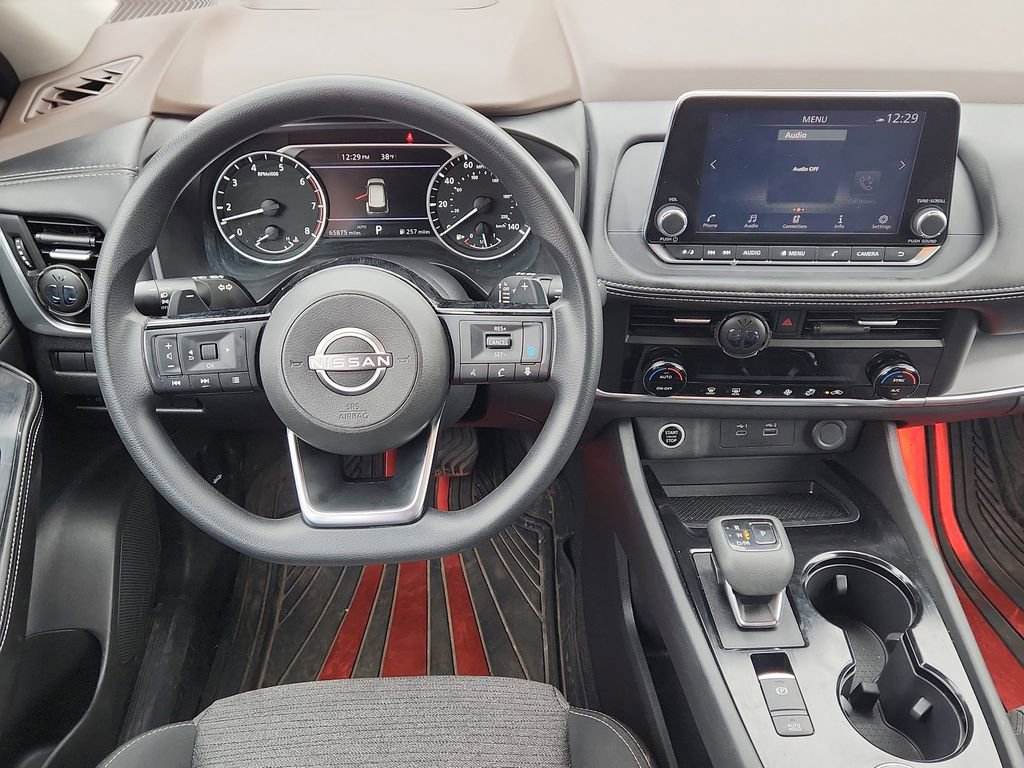 Used 2023 Nissan Rogue SV image 10