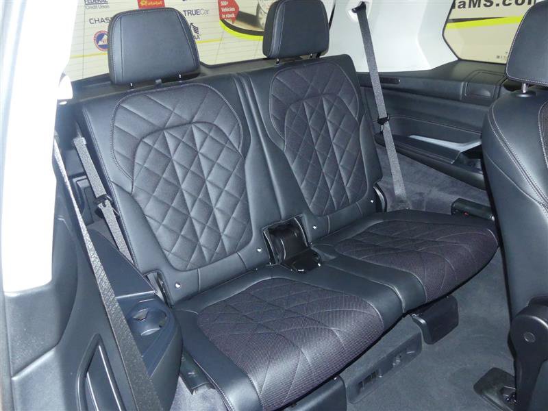Used 2024 BMW X7 xDrive40i w/ Climate Comfort Package AWD/4WD image 28