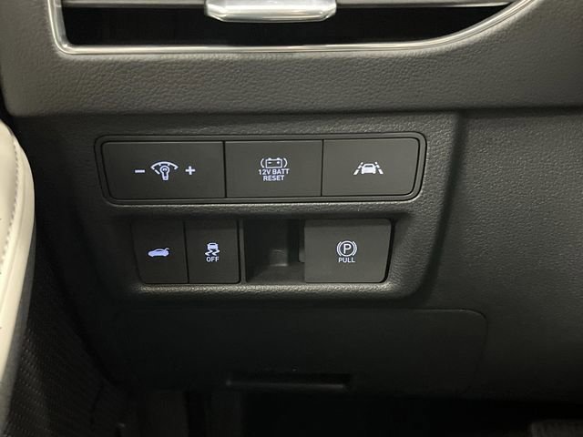 Used 2023 Hyundai Sonata Limited image 25