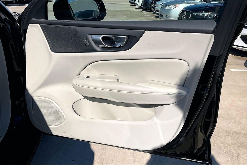 Certified 2024 Volvo S60 B5 Core image 25