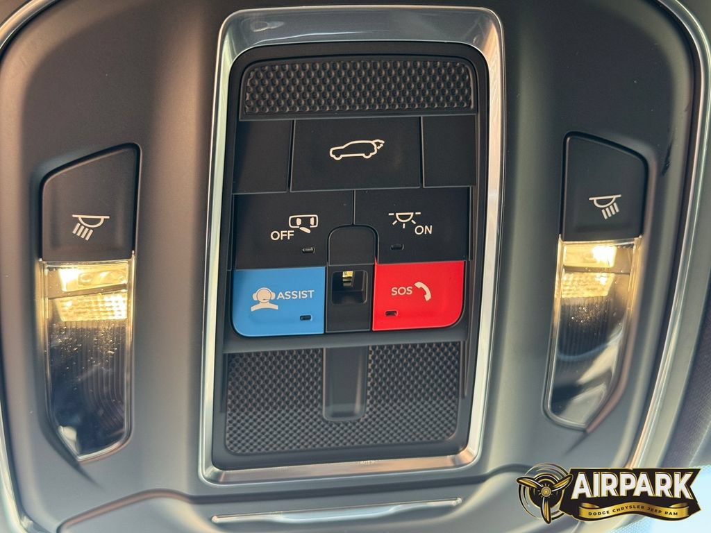 New 2026 Jeep Grand Cherokee Altitude RWD image 30