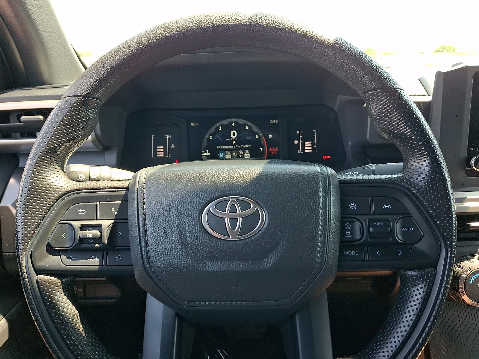 Used 2025 Toyota Tacoma SR5 AWD/4WD image 18