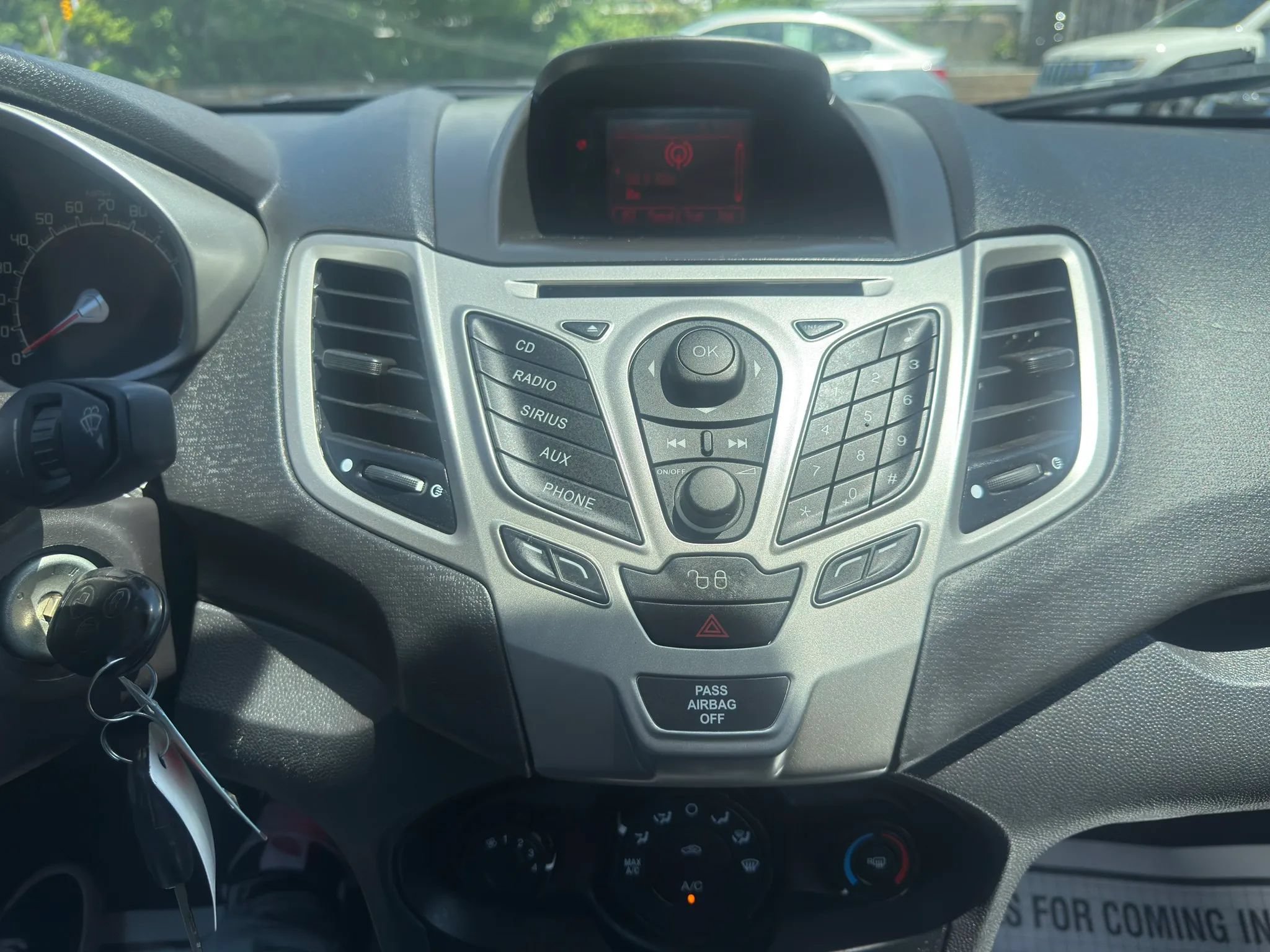 Used 2011 Ford Fiesta SES FWD image 27