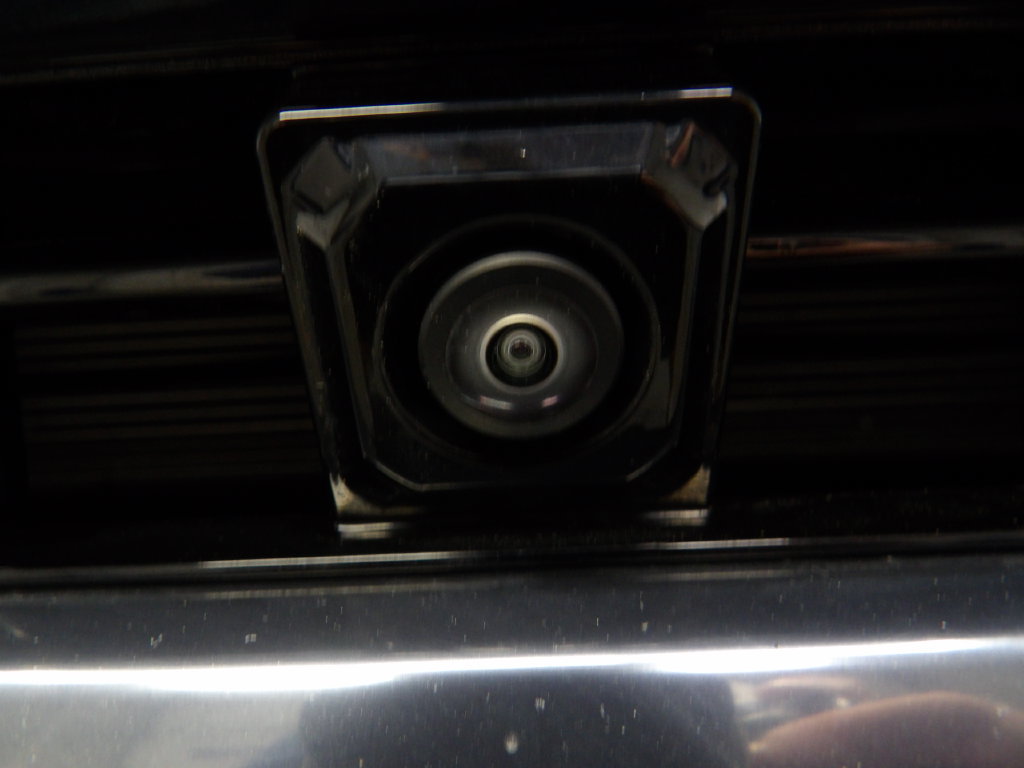 Used 2025 GMC Yukon XL AT4 AWD/4WD image 43
