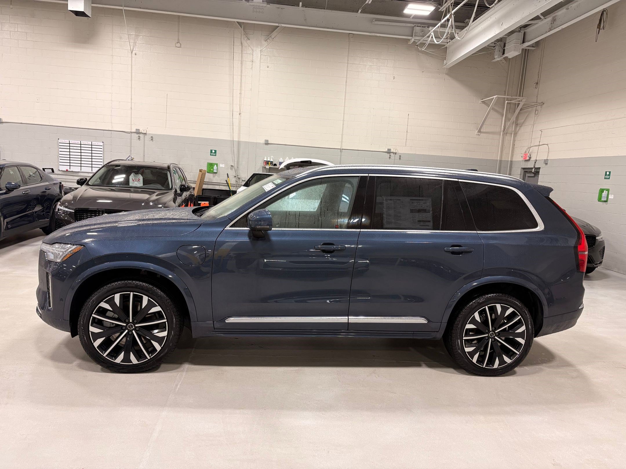 New 2026 Volvo XC90 T8 Plus image 2