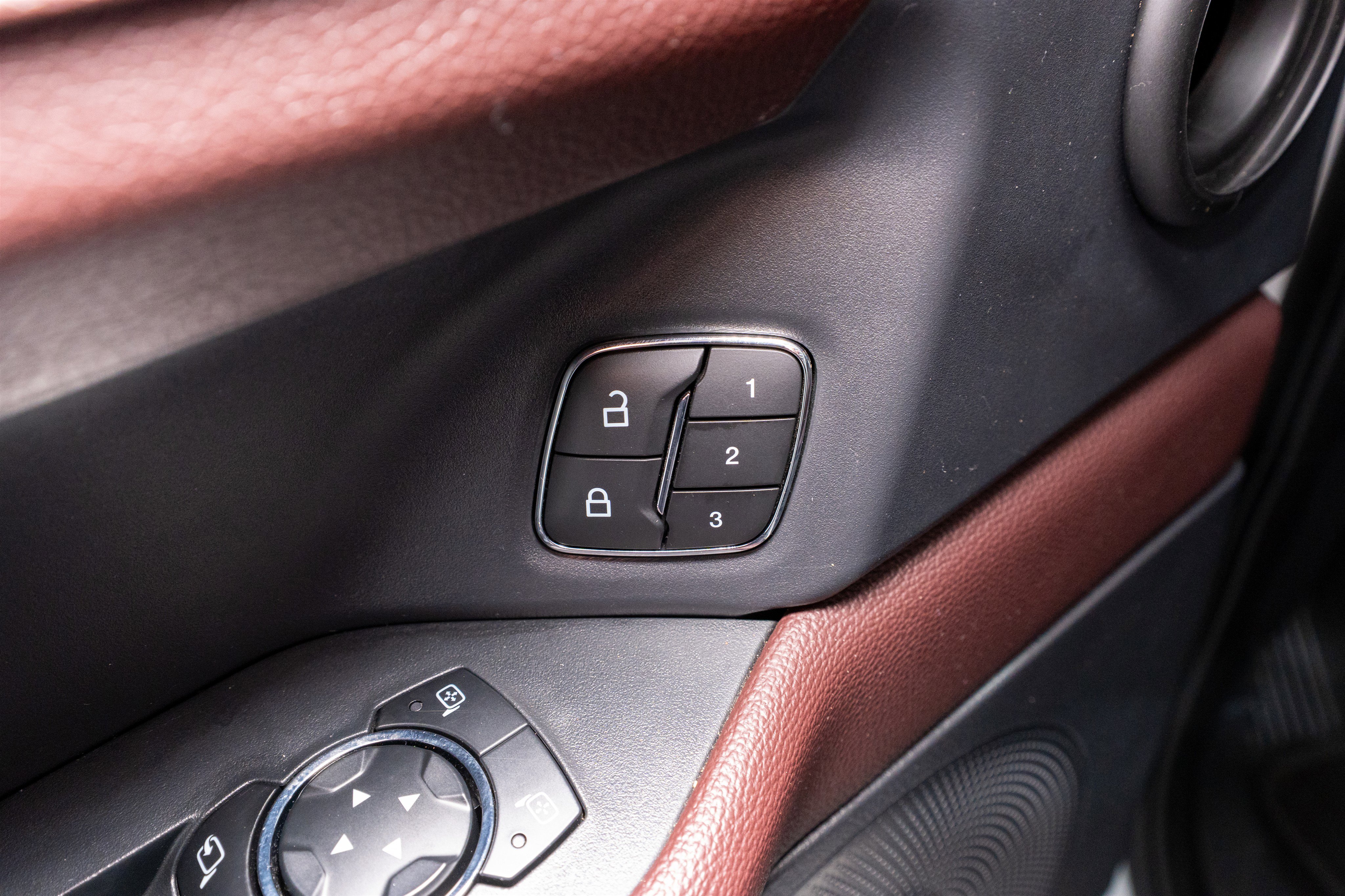 Used 2024 Ford Expedition Limited image 14