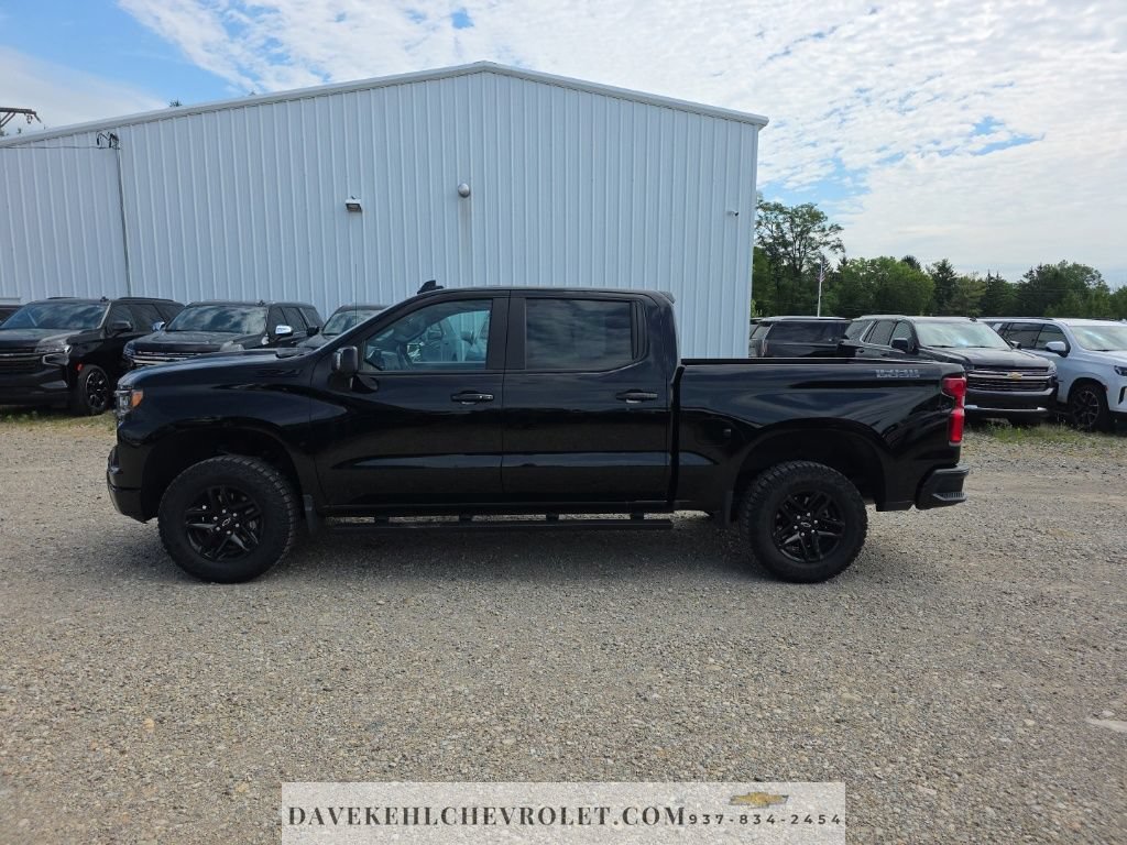 Used 2025 Chevrolet Silverado 1500 LT Trail Boss w/ LT Trail Boss Premium Package AWD/4WD image 3